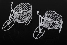 Декоративни метални бициклистички трицикл, минијатурни миниатурни 100к50 мм са корпицом у облику срца за декорацију бумбара